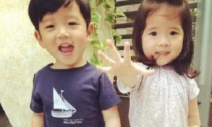 孩子撞脸明星！李荣浩也有分身了，朱茵女儿完