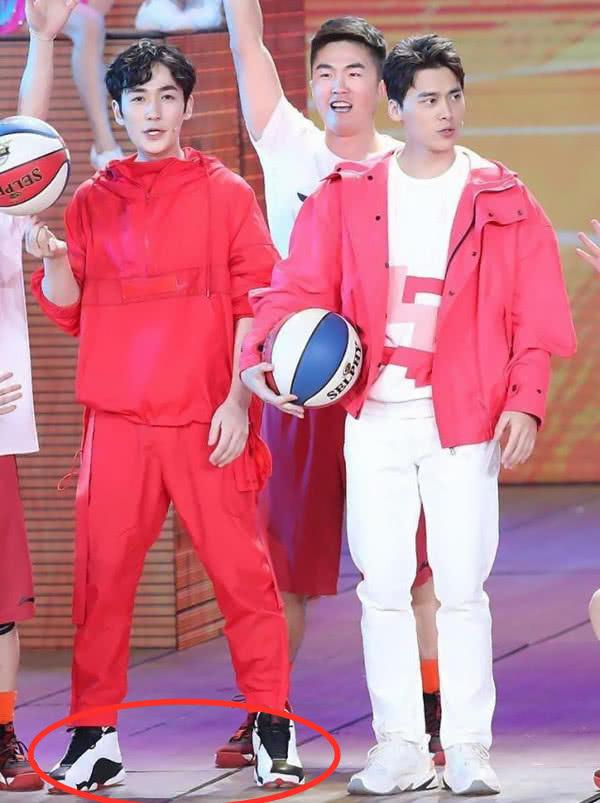 赵本山这么潮，20年前穿AJ，朱一龙、吴亦凡的潮