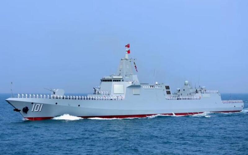 中國(guó)055大驅(qū)二號(hào)艦官宣入列，日本下水新型護(hù)衛(wèi)艦，誰有排面？