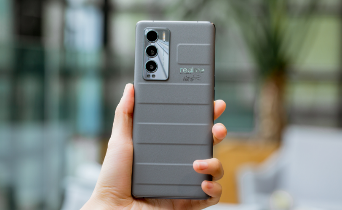 不懂手机买iPhone，内行人买什么？目前这4部手机最值得考虑
