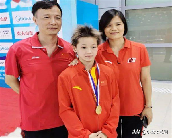 奥运冠军全红婵签名曝光，一笔一划可爱至极，引无数网友称赞