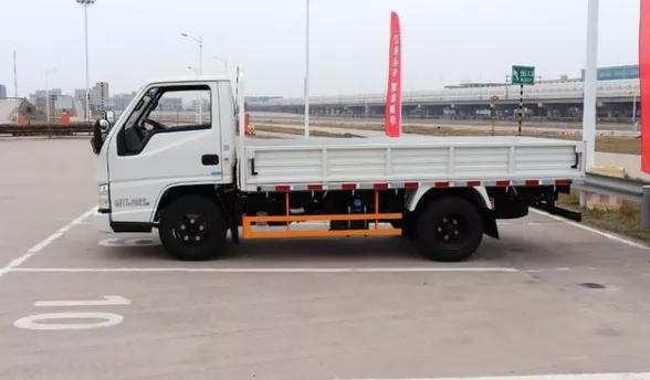 强动力、装载多、驾驶灵活，城市运输还得看顺