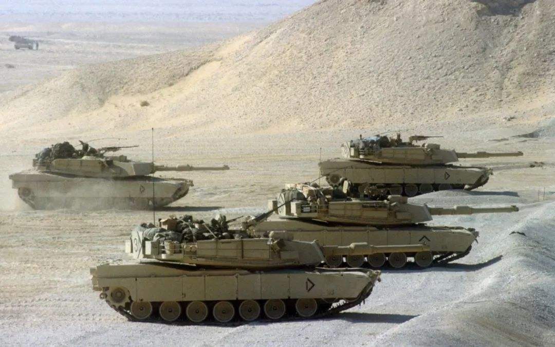 中国99式主战坦克用的什么发动机，和美俄相比有