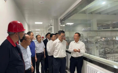陕西省发改委党组成员 副主任李生荣一行调研西凤酒扩建技改项目