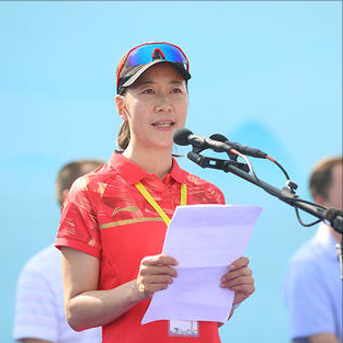 “最孤独的冠军”王丽萍：为何夺冠后不身披国旗，无一国人喝彩？