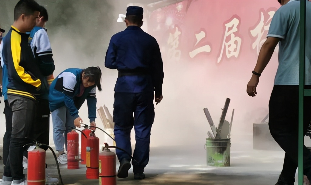 居安思危 广水市益众高中开展生命安全教育活动