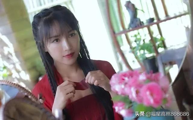 美食网红第一人李子柒个人简介资料背景刷出吉尼斯世界纪录新高度