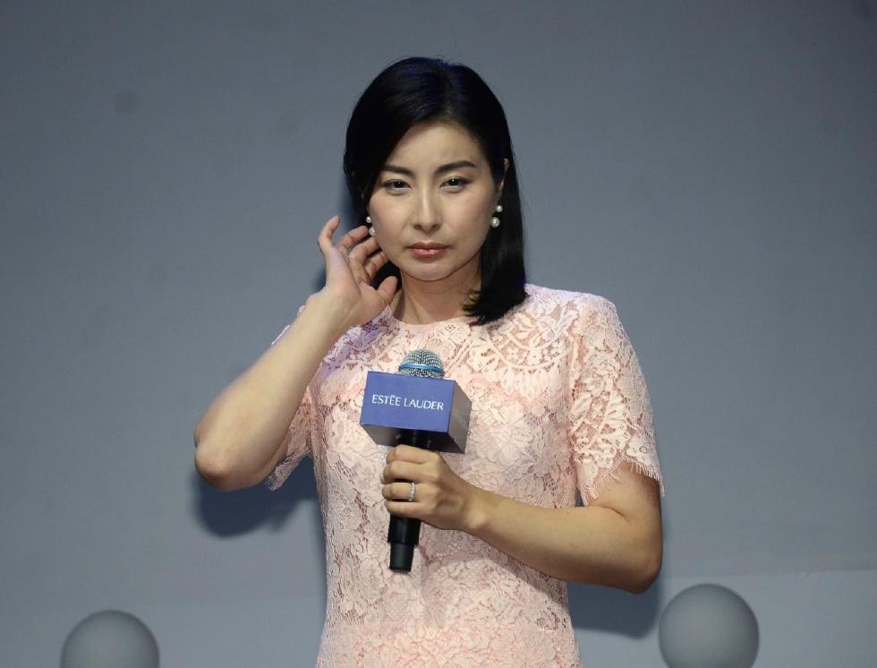 有種"富人長相"叫郭晶晶女兒，"腰果眼"標誌，一看就是一家人