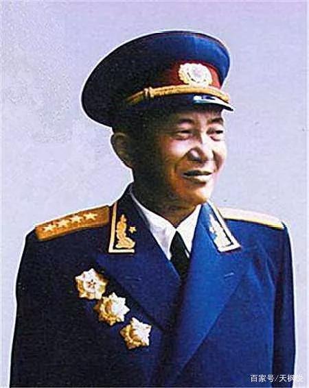 55年十大将中不领大将薪金的有哪几人？