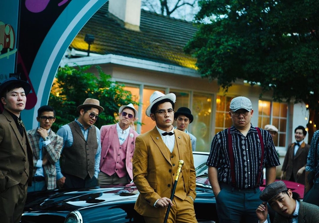 周杰伦出道20周年晒青涩旧照，清新俊逸，网友自称一直都是颜粉