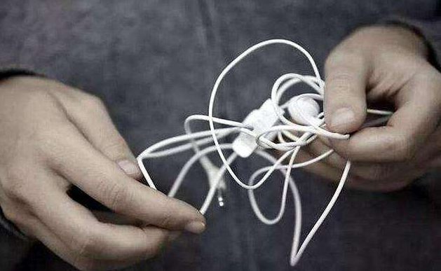 网易云音乐出品，几十元的耳机，也能在颜值和音质上做到出色