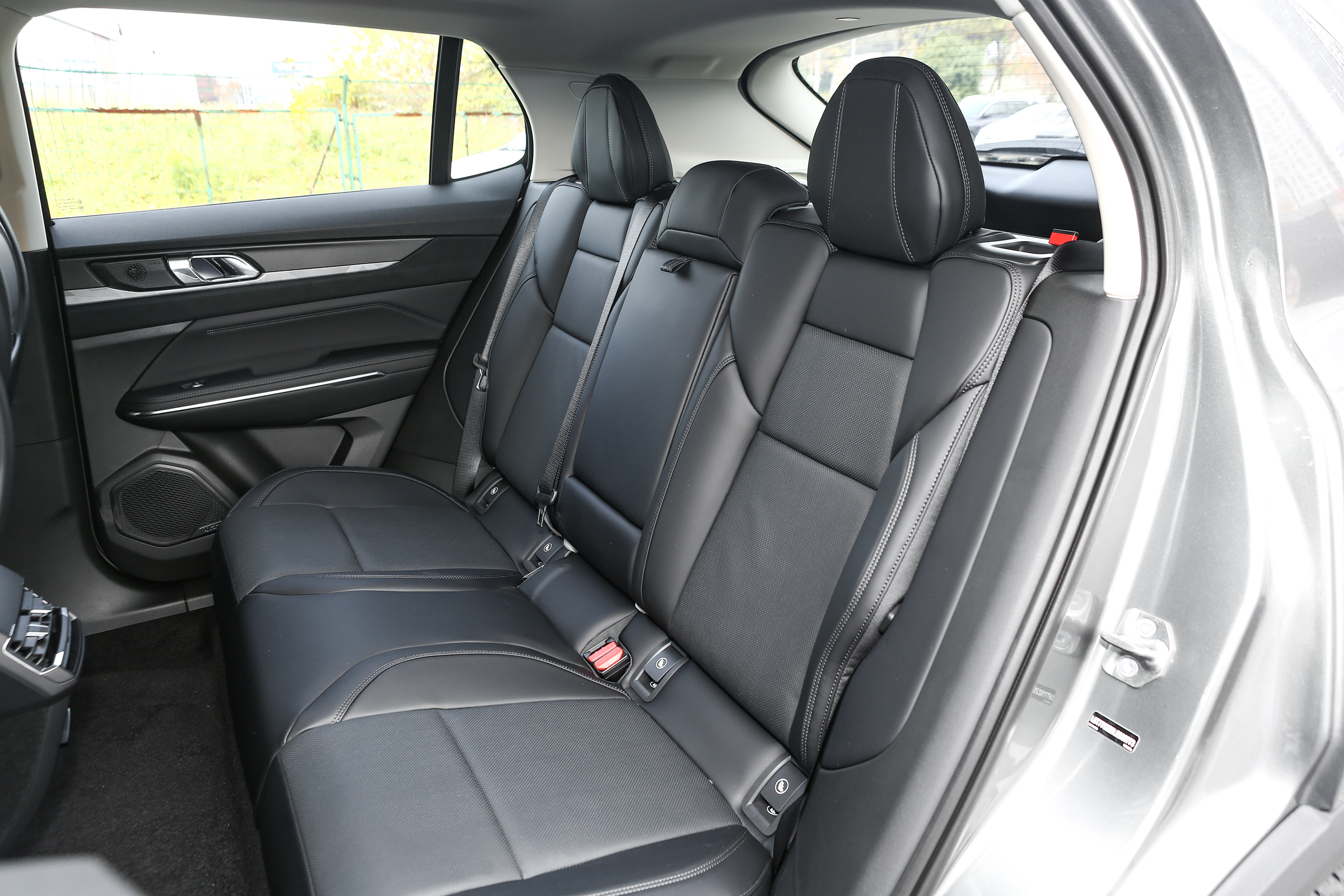 2021款领克01，CMA平台，2.0T+8AT，特点鲜明