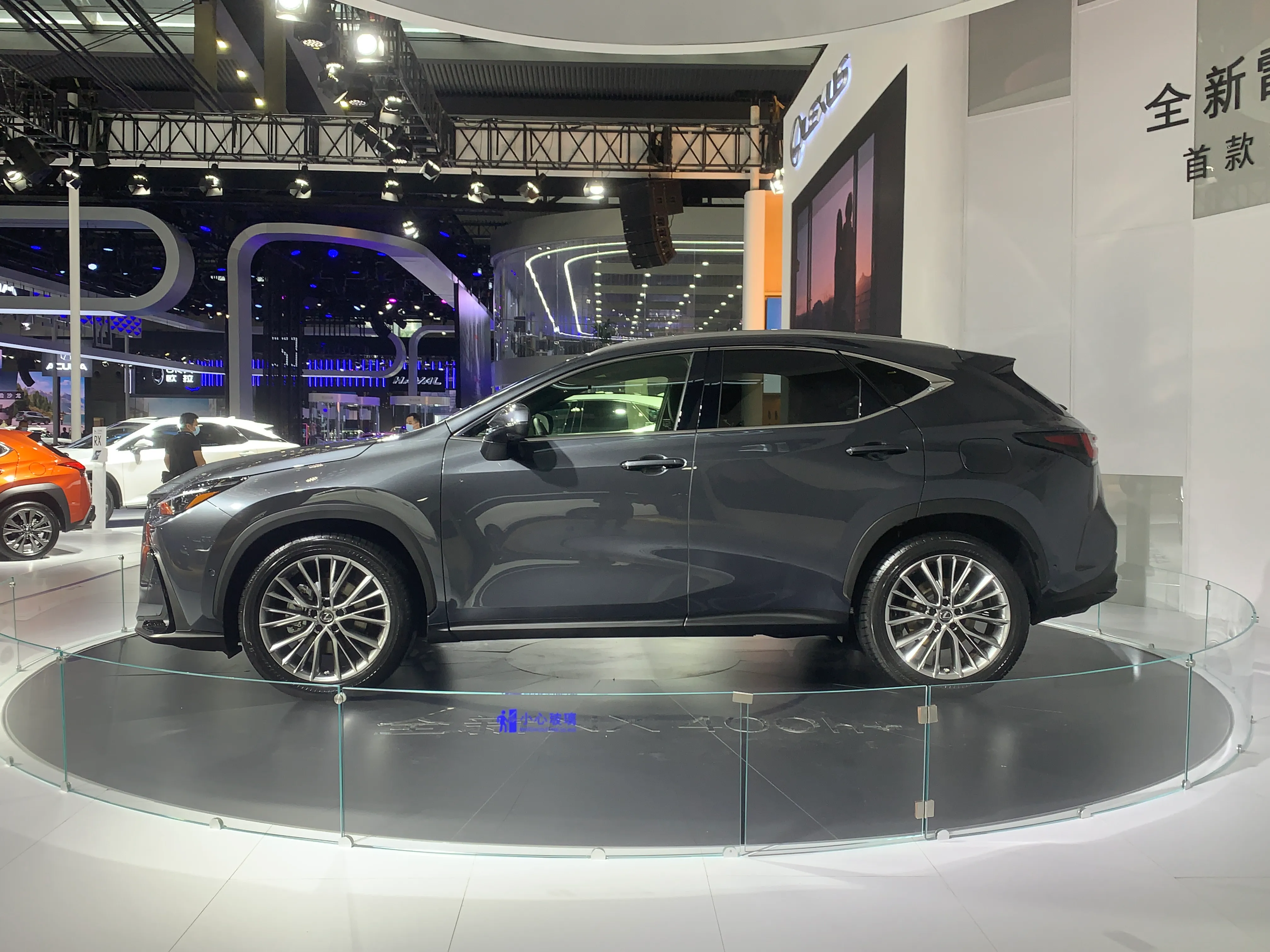 一改现款"大叔"气息,新款雷克萨斯nx实车发布,三种动力可选