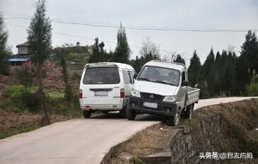 村屯修水泥路，为啥有的村没指标？很多路不到